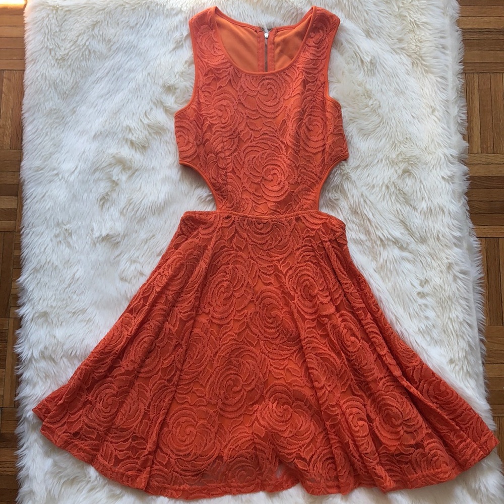 Summer dress with cutouts